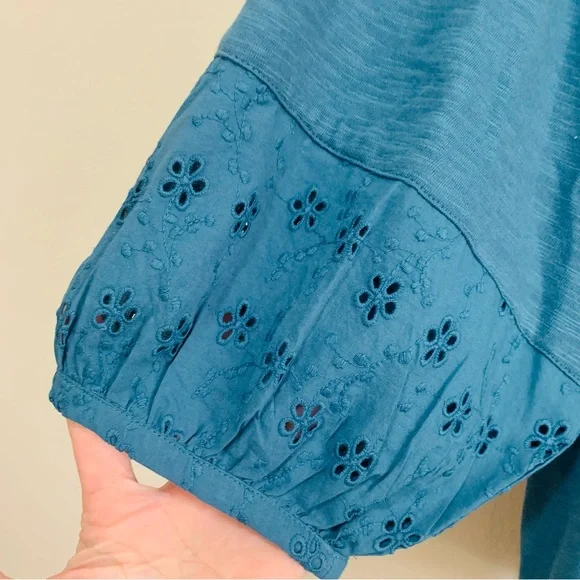 Garnet Hill Teal V-Neck Eyelet-Sleeve Peasant Blouse size medium - Picture 4 of 7